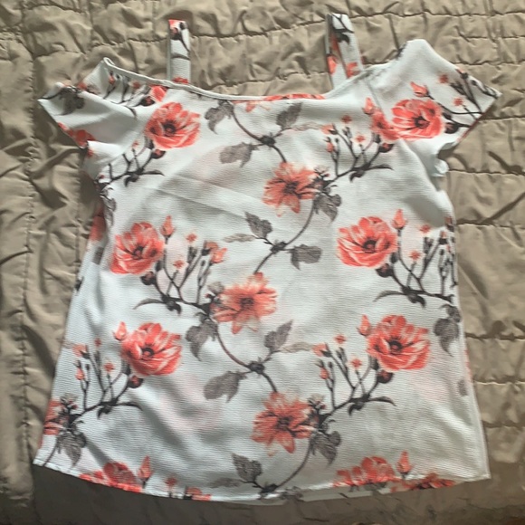 Pale blue floral off the shoulder top - Picture 2 of 3